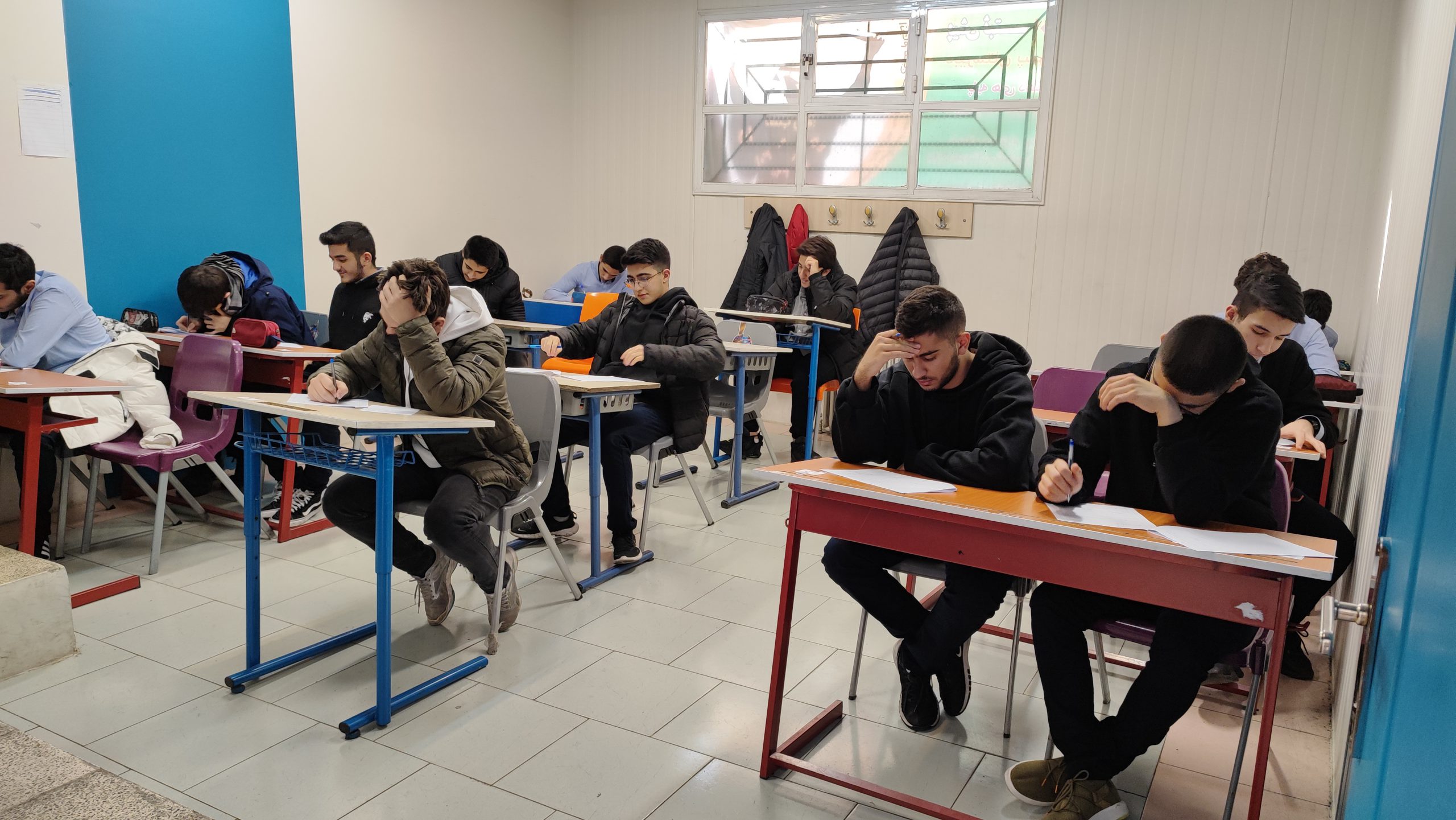 دبیرستان پسرانه علوم و معارف مطهری